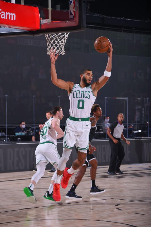 相比之下 相比之下