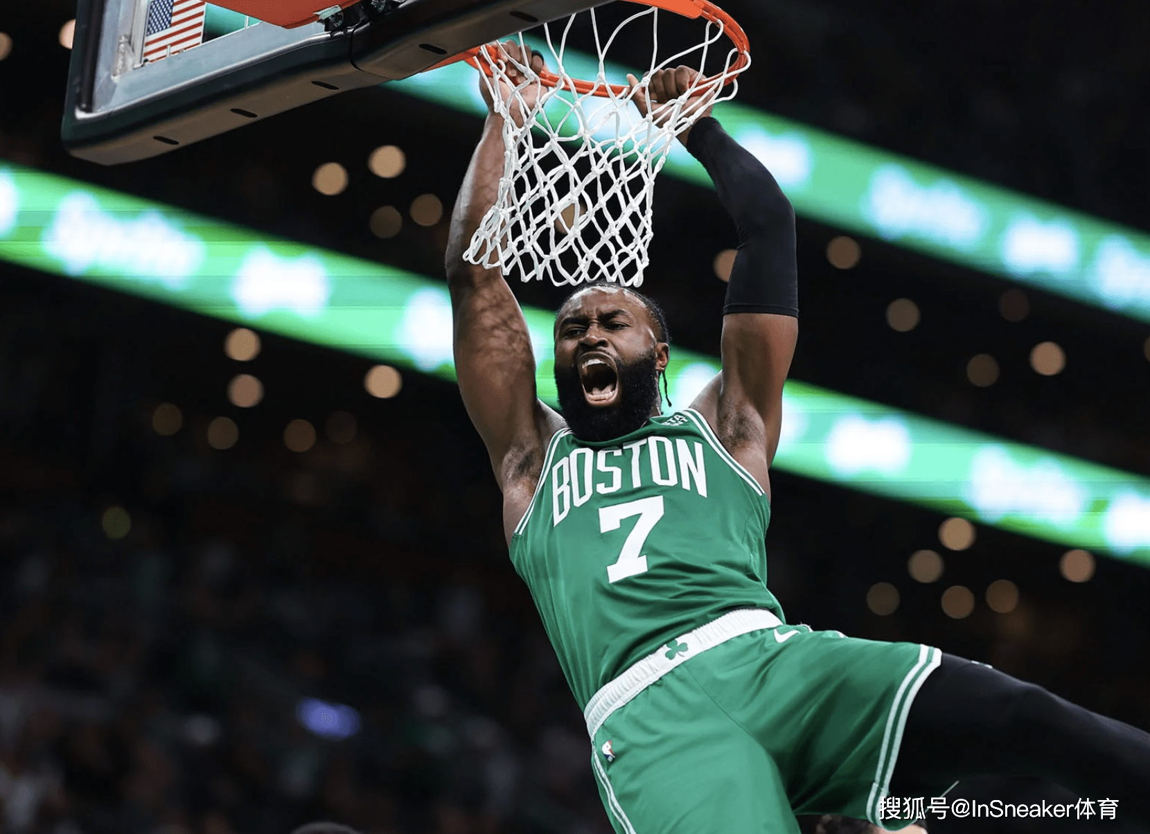 许多骗局正 许多骗局正