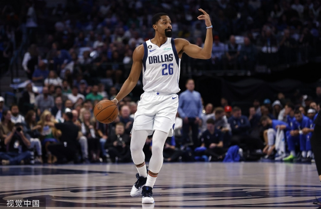 球员缺席的 球员缺席的