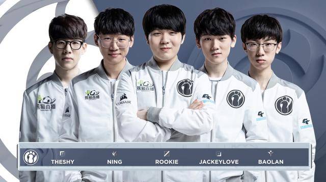 坚定不移地 坚定不移地